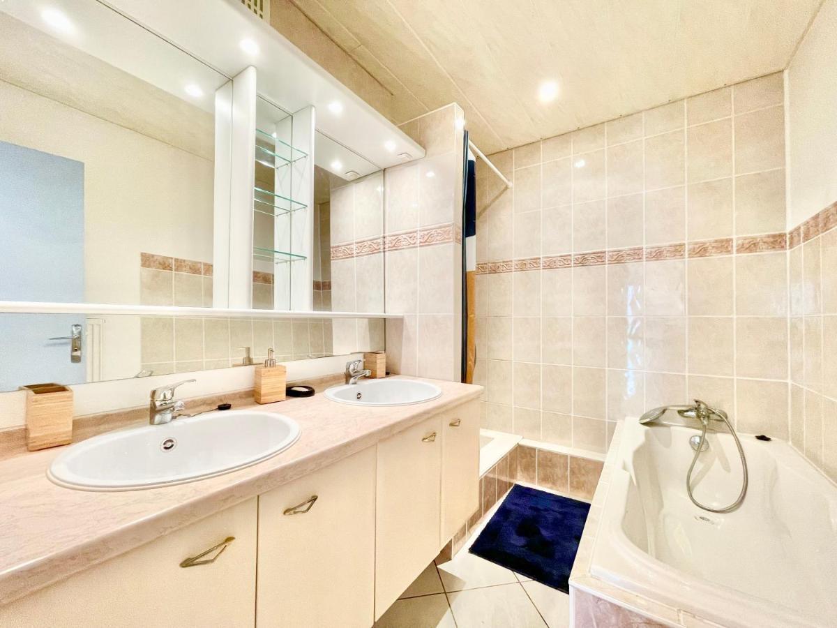 Colmar - La Cigogne - Balcon - Vue Degagee - Netflix - Wifi Fibre - Parking Gratuit - Quartier Populaire Lägenhet Exteriör bild